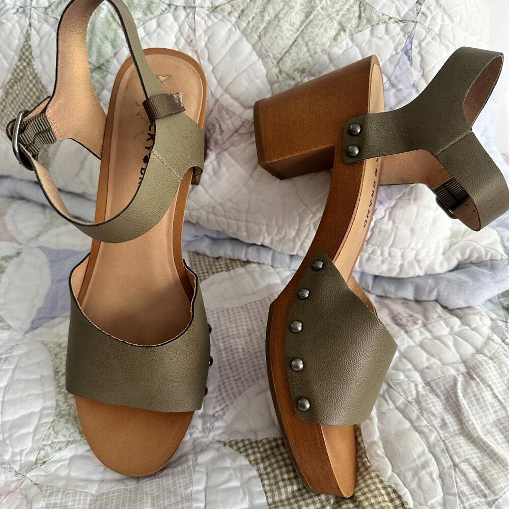 Lucky Brand Olive Green Sandals